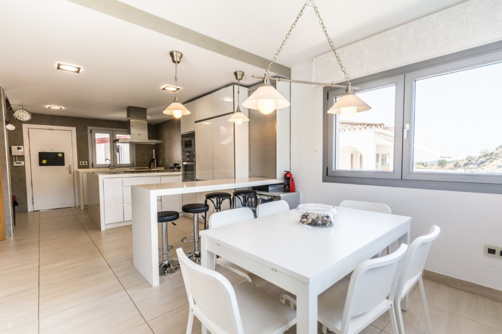 Se vende Villa - Chalet de 5 dormitorios en Costa Del Sol, Málaga, España