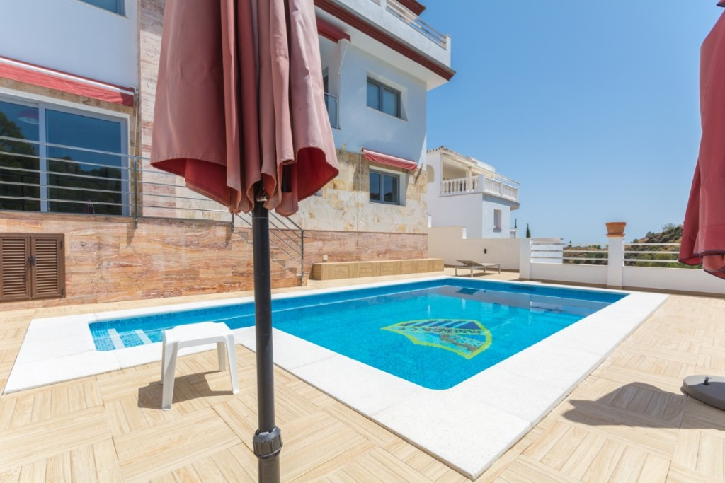 Se vende Villa - Chalet de 5 dormitorios en Costa Del Sol, Málaga, España