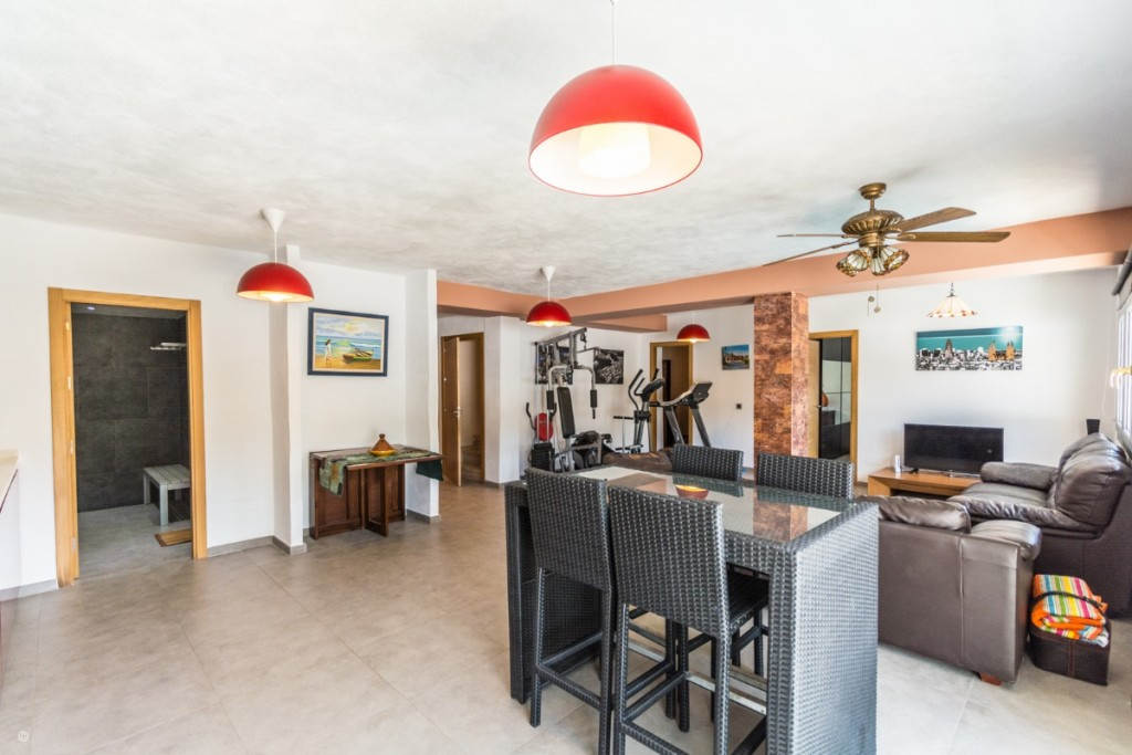 Se vende Villa - Chalet de 5 dormitorios en Costa Del Sol, Málaga, España