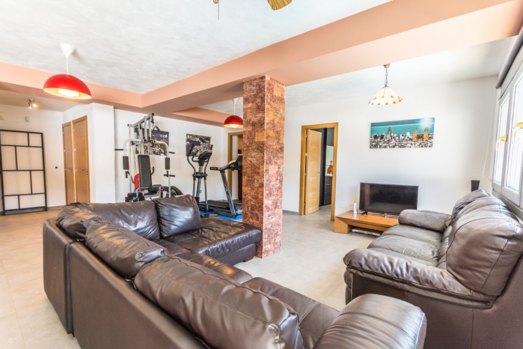 Se vende Villa - Chalet de 5 dormitorios en Costa Del Sol, Málaga, España