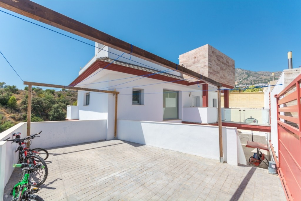 Se vende Villa - Chalet de 5 dormitorios en Costa Del Sol, Málaga, España