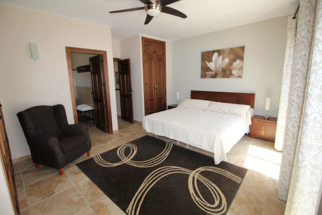 Se vende Pareada de 3 dormitorios en Costa Del Sol East, Málaga, España