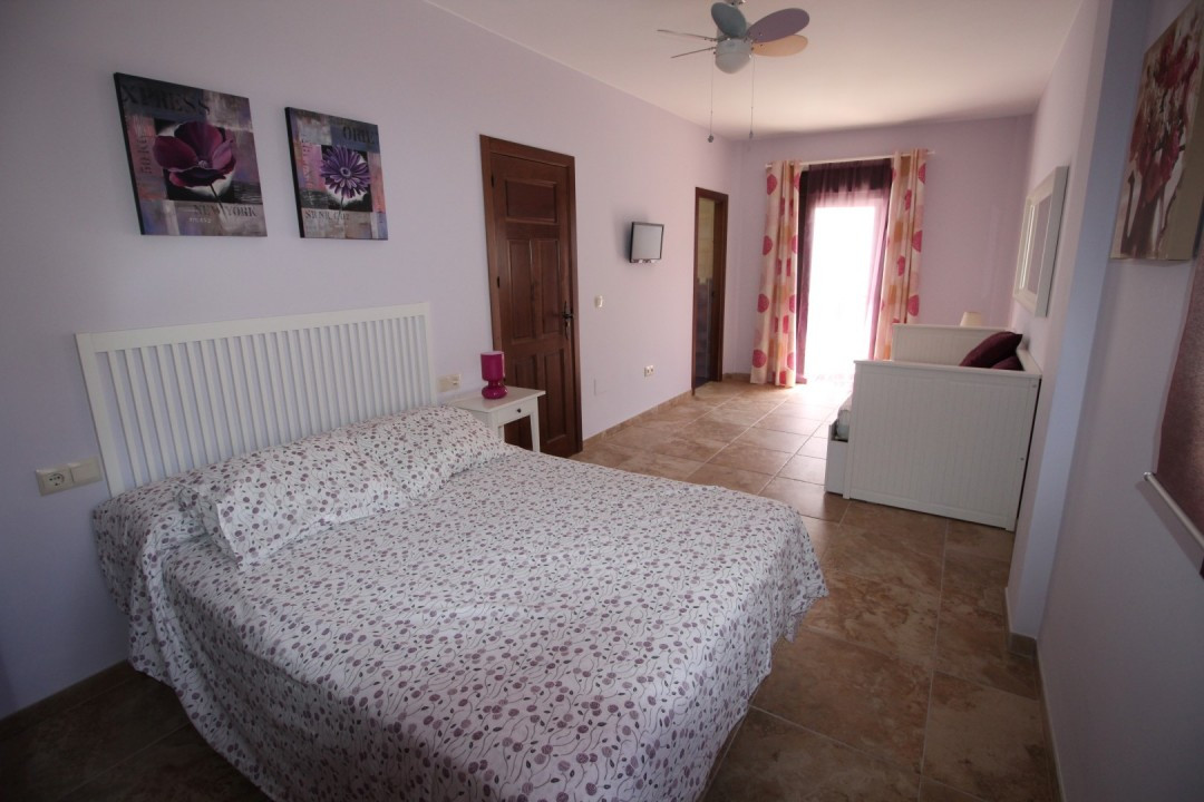 Se vende Pareada de 3 dormitorios en Costa Del Sol East, Málaga, España