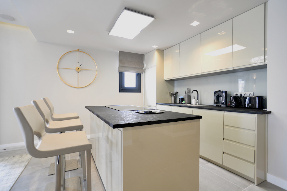 Se vende Apartamento Planta Media de 2 dormitorios en Costa Del Sol, Málaga, España