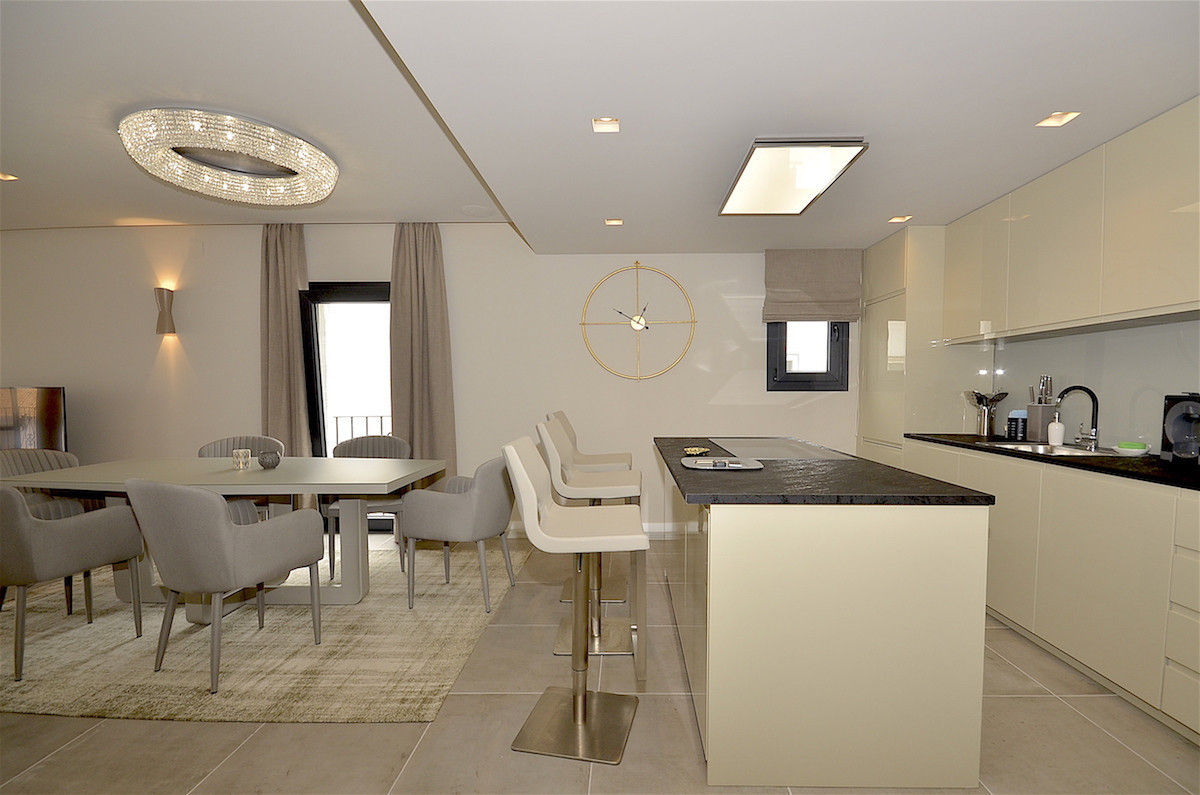 Se vende Apartamento Planta Media de 2 dormitorios en Costa Del Sol, Málaga, España