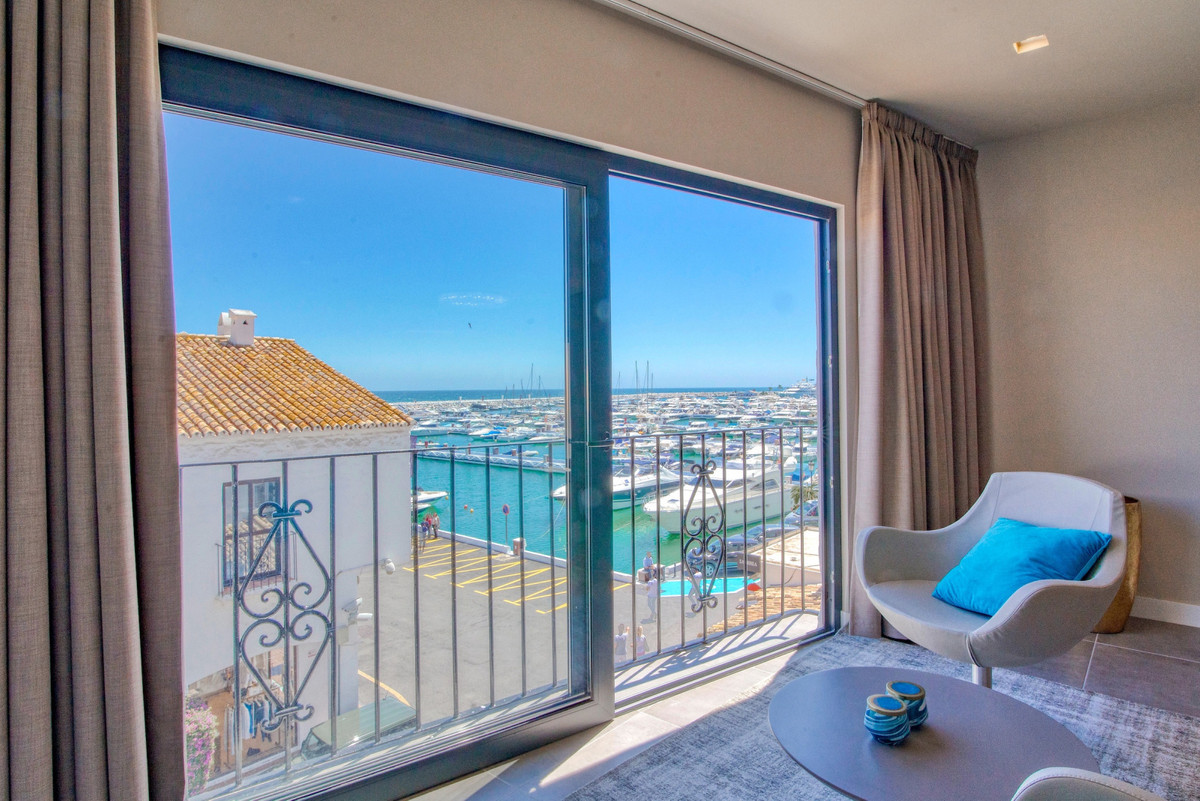 Se vende Apartamento Planta Media de 2 dormitorios en Costa Del Sol, Málaga, España