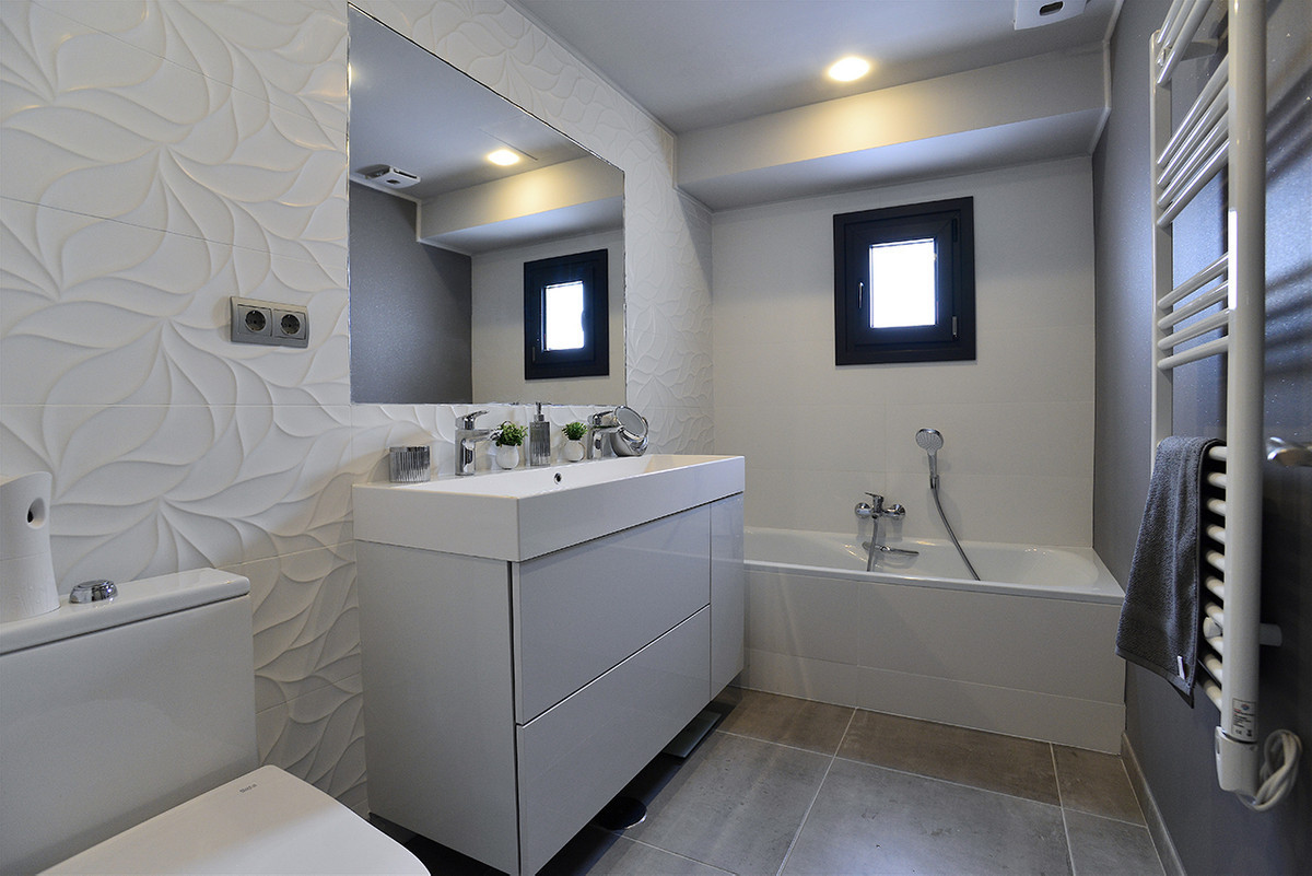Se vende Apartamento Planta Media de 2 dormitorios en Costa Del Sol, Málaga, España