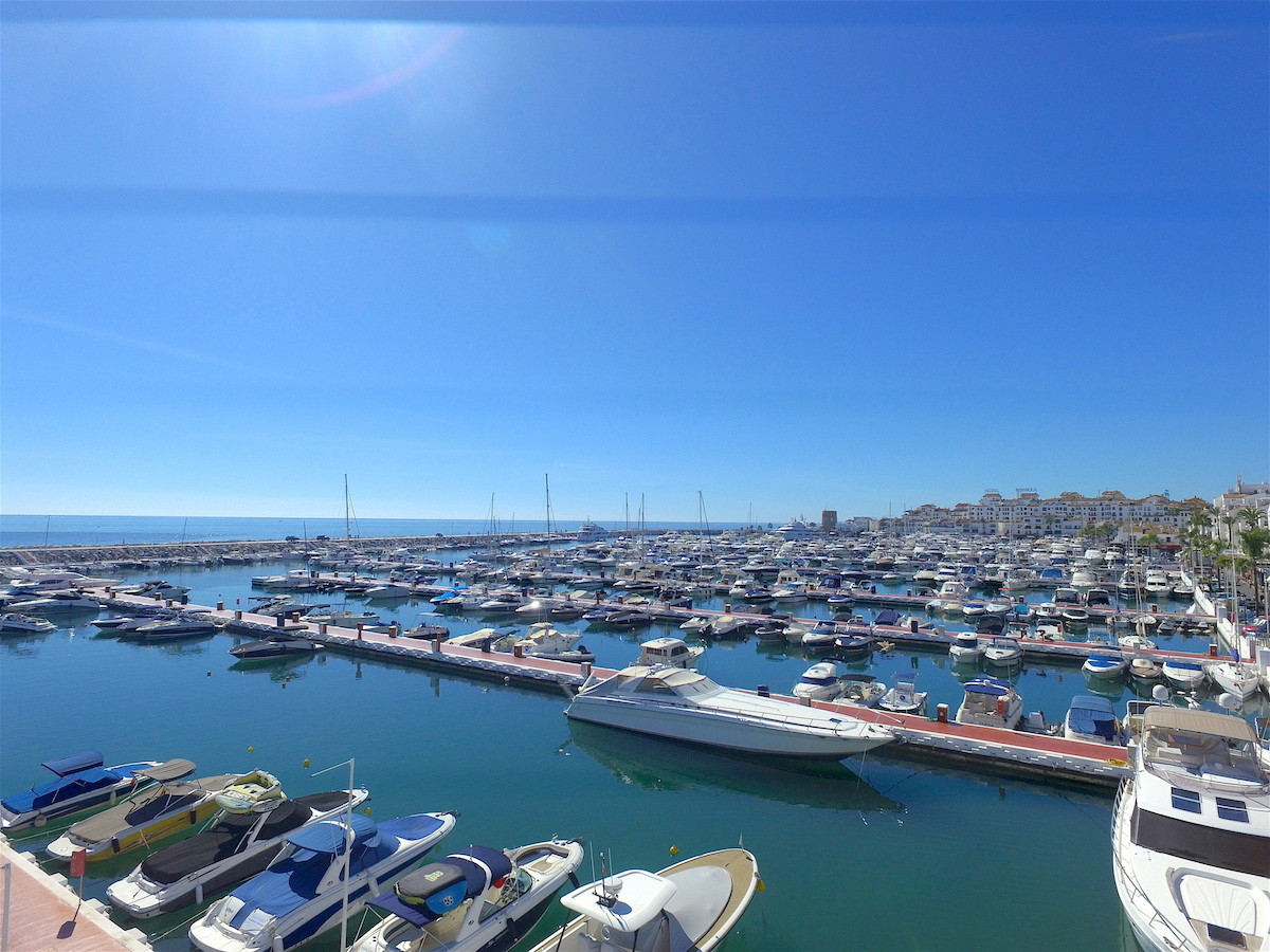 Se vende Apartamento Planta Media de 2 dormitorios en Costa Del Sol, Málaga, España