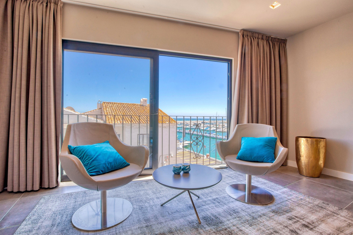 Se vende Apartamento Planta Media de 2 dormitorios en Costa Del Sol, Málaga, España