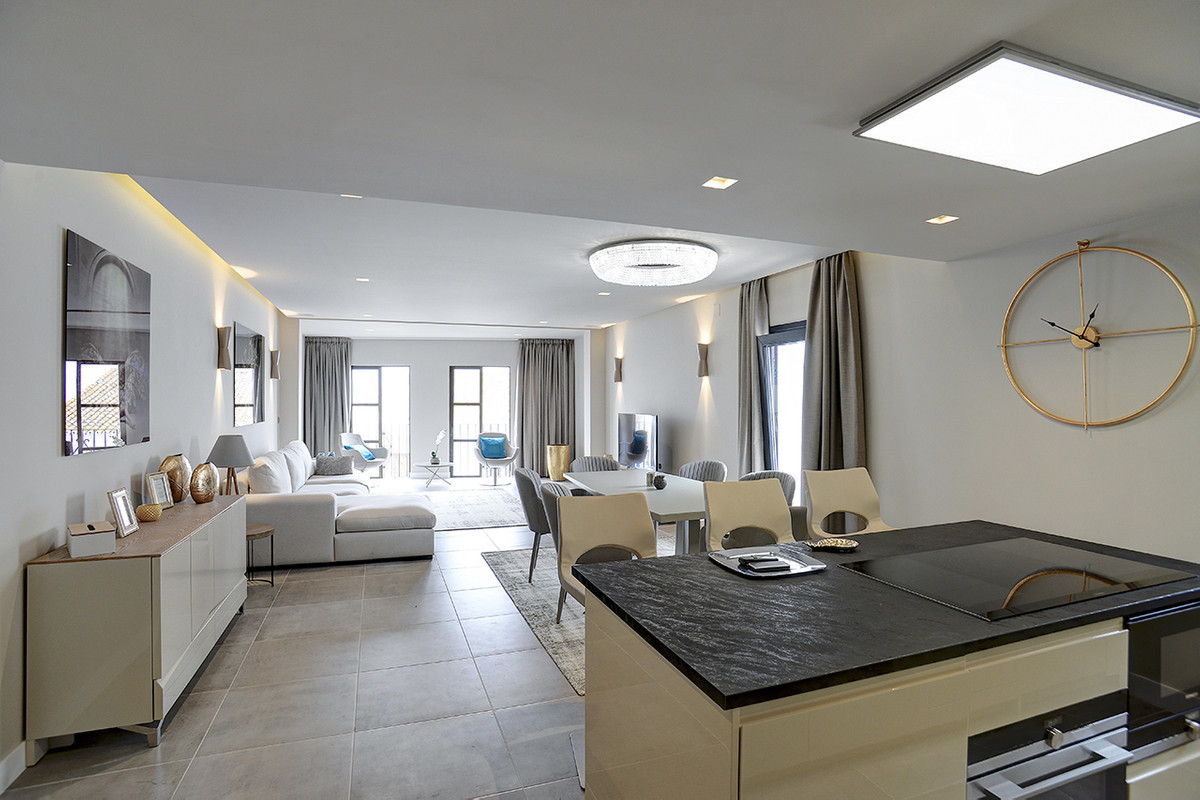 Se vende Apartamento Planta Media de 2 dormitorios en Costa Del Sol, Málaga, España