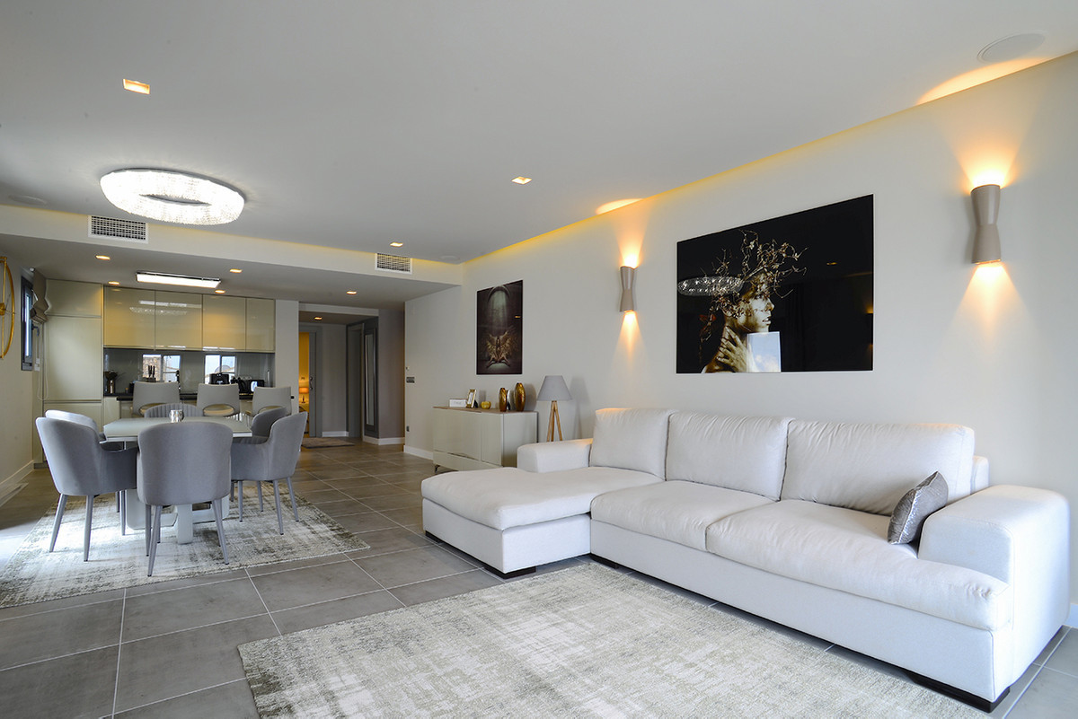 Se vende Apartamento Planta Media de 2 dormitorios en Costa Del Sol, Málaga, España