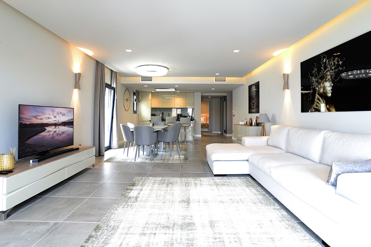 Se vende Apartamento Planta Media de 2 dormitorios en Costa Del Sol, Málaga, España
