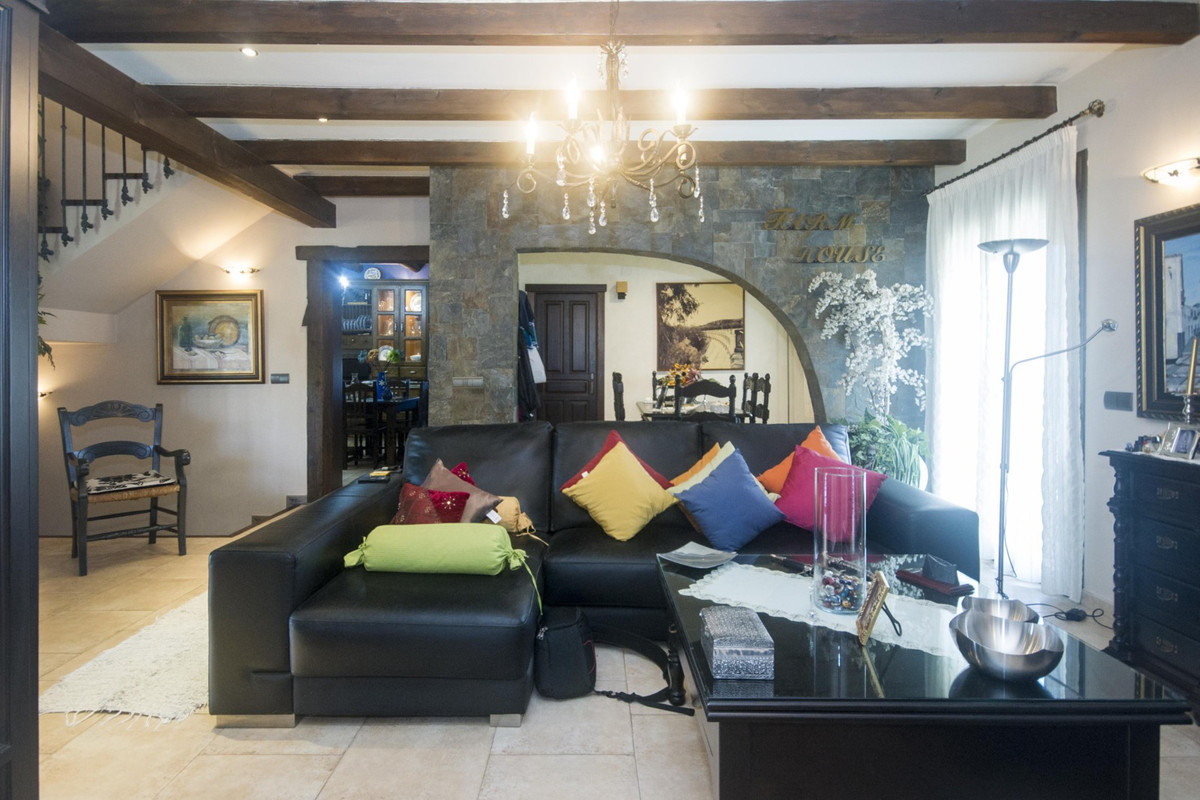 Se vende Villa - Chalet de 5 dormitorios en Costa Del Sol, Málaga, España