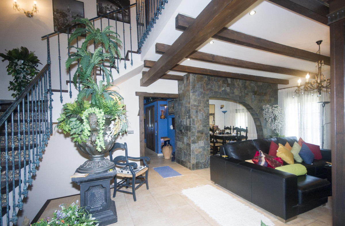 Se vende Villa - Chalet de 5 dormitorios en Costa Del Sol, Málaga, España