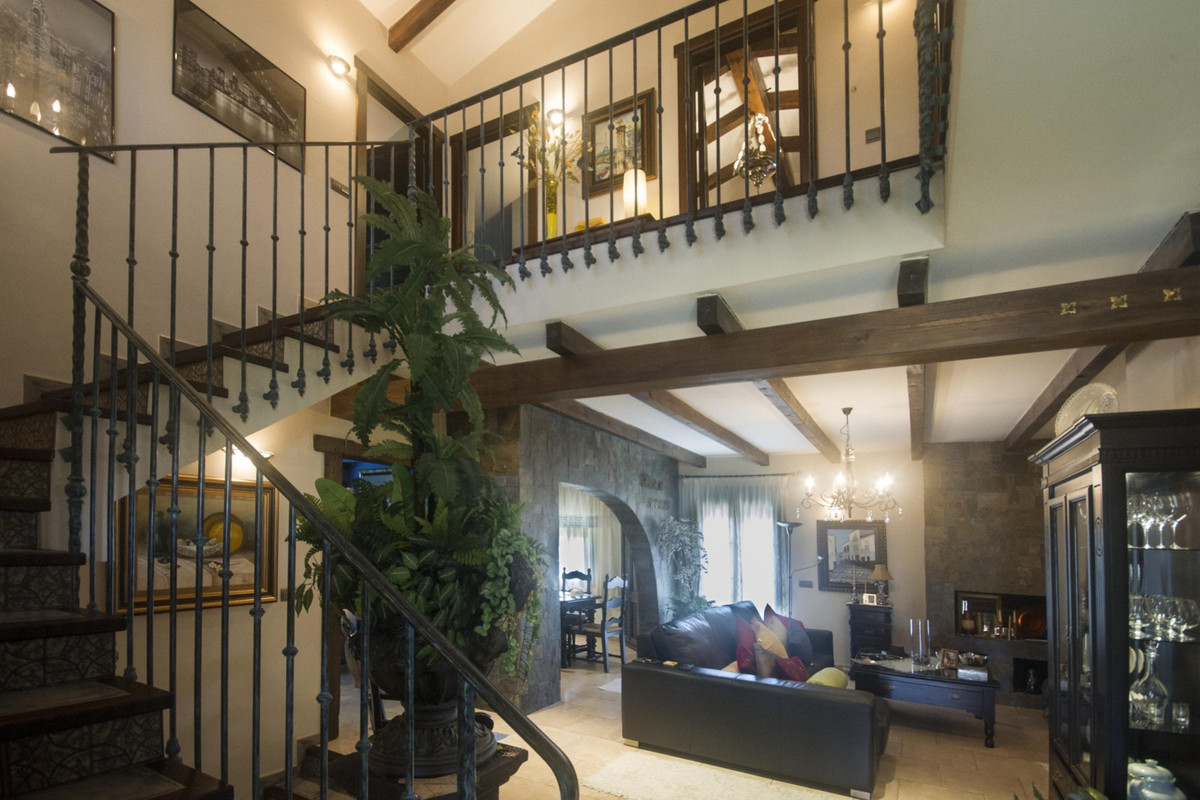 Se vende Villa - Chalet de 5 dormitorios en Costa Del Sol, Málaga, España