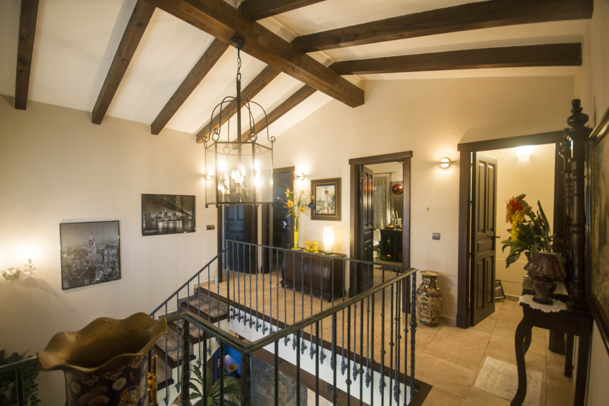 Se vende Villa - Chalet de 5 dormitorios en Costa Del Sol, Málaga, España
