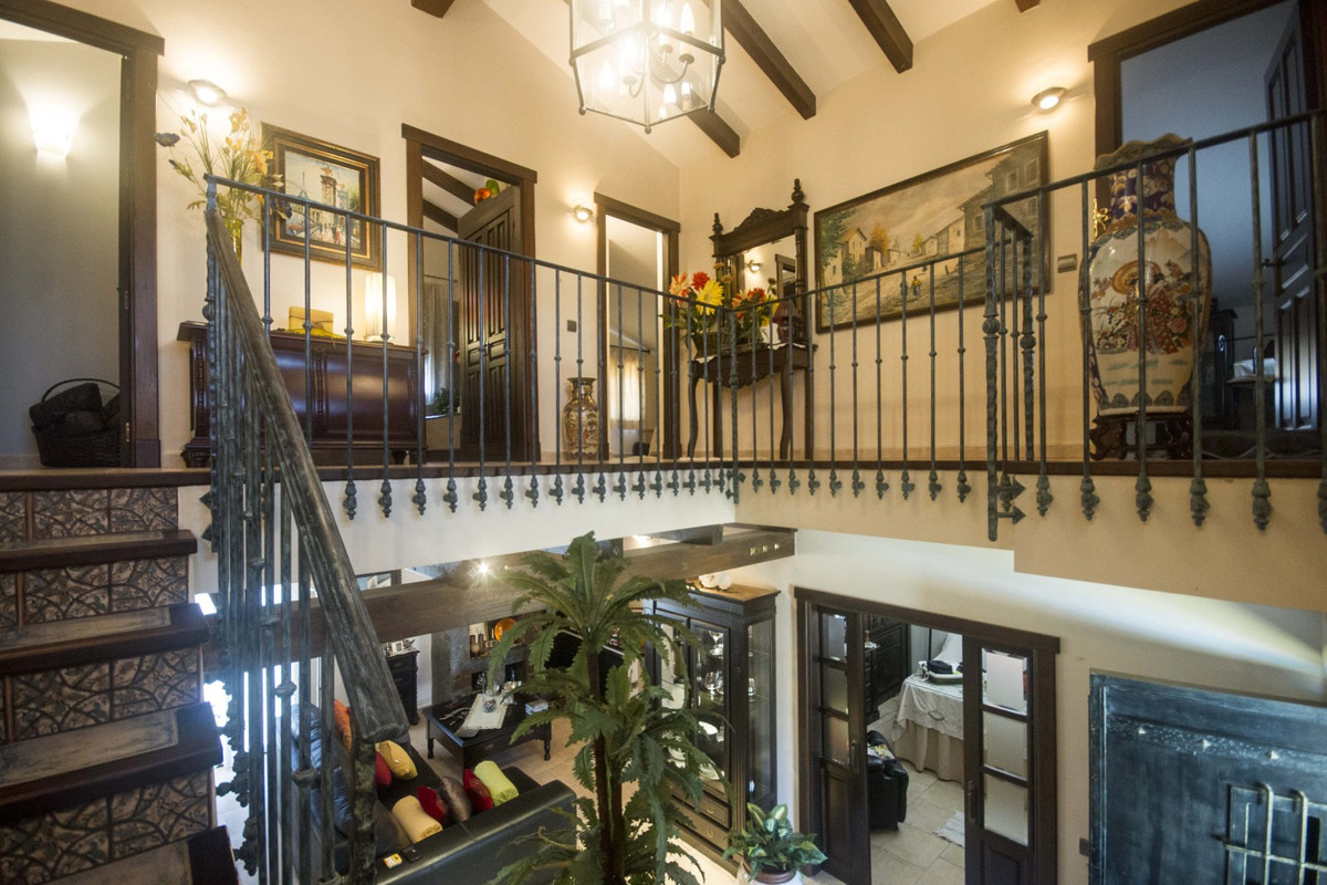 Se vende Villa - Chalet de 5 dormitorios en Costa Del Sol, Málaga, España