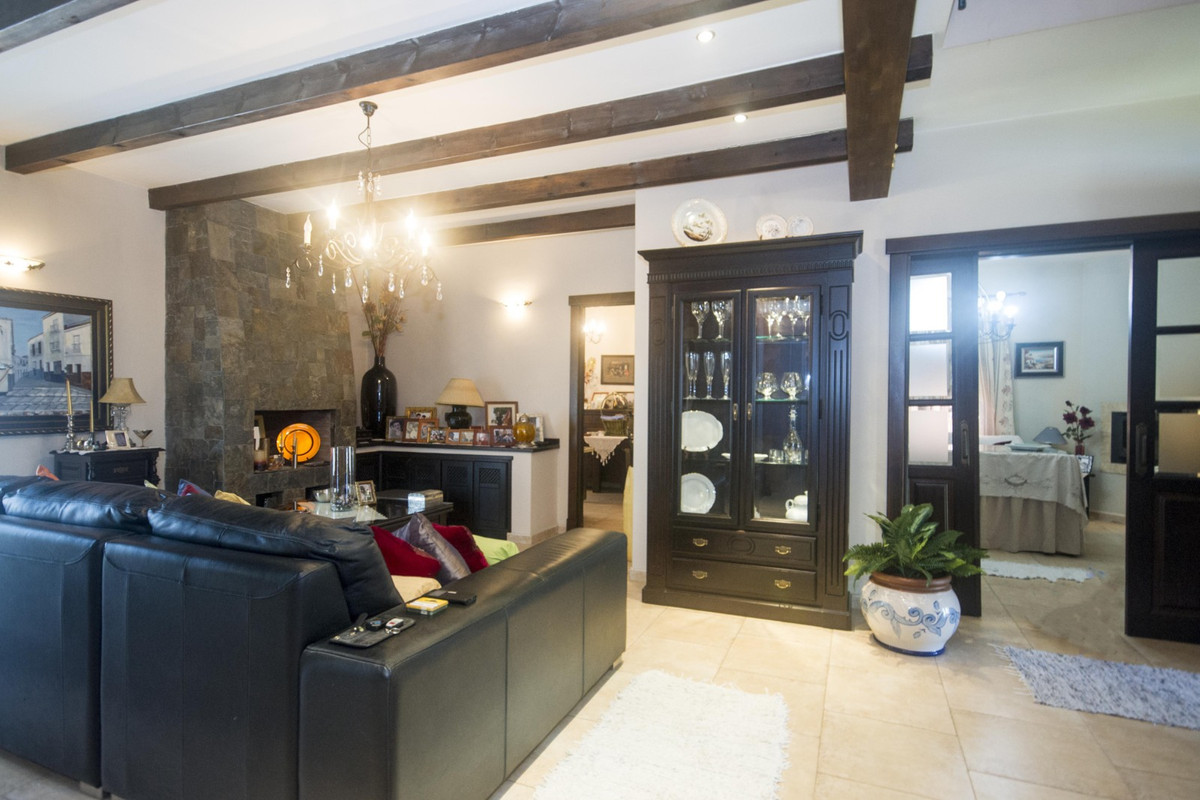 Se vende Villa - Chalet de 5 dormitorios en Costa Del Sol, Málaga, España