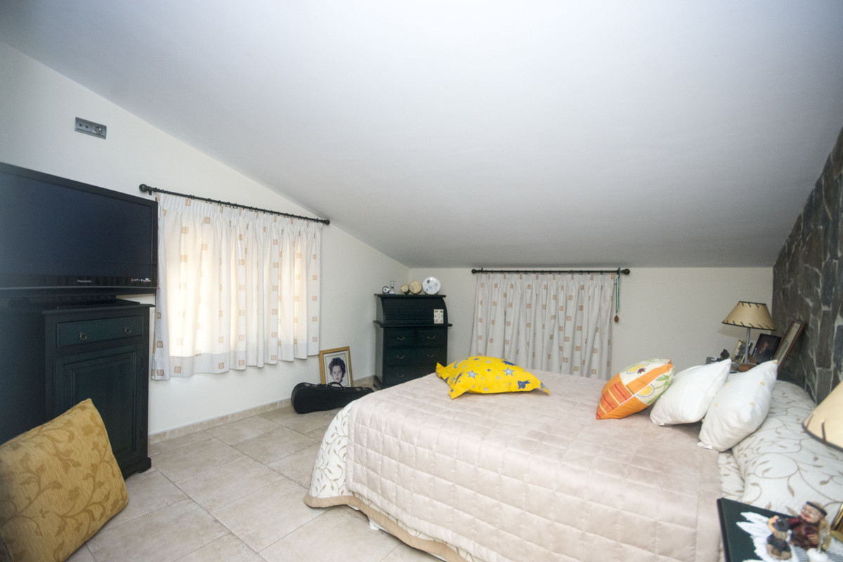 Se vende Villa - Chalet de 5 dormitorios en Costa Del Sol, Málaga, España