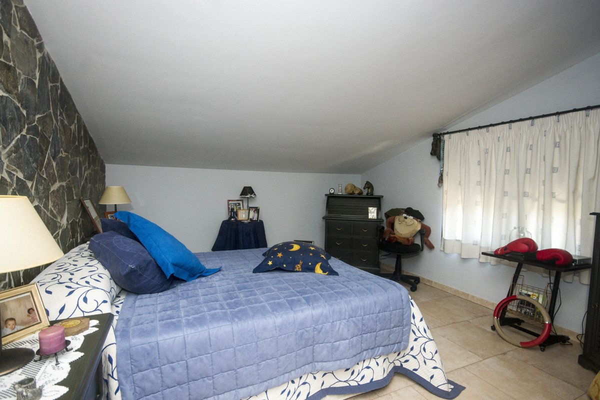 Se vende Villa - Chalet de 5 dormitorios en Costa Del Sol, Málaga, España