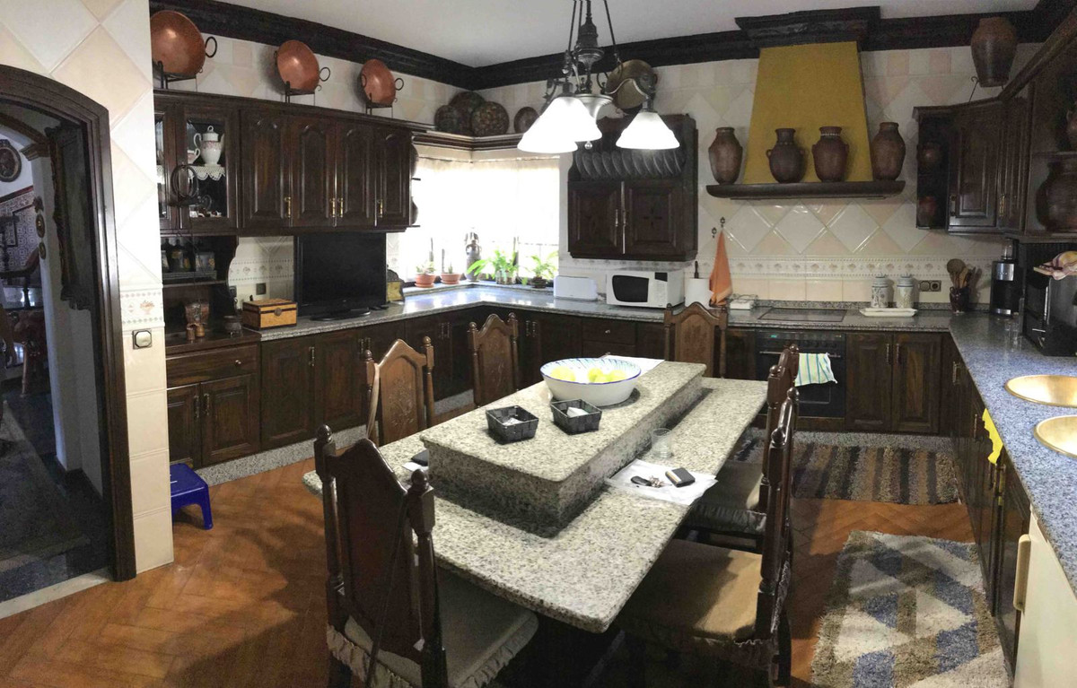 4 Bed Townhouse for sale in Mijas Costa Del Sol, Málaga, Spain