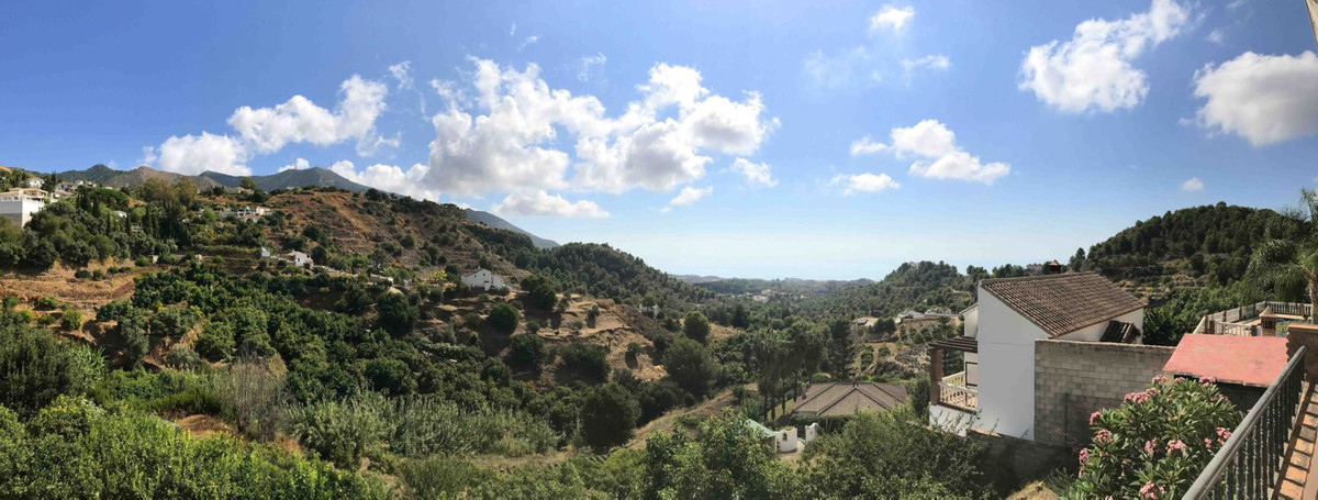 4 Bed Townhouse for sale in Mijas Costa Del Sol, Málaga, Spain