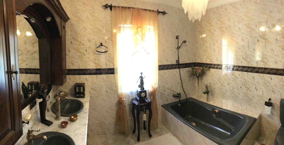 4 Bed Townhouse for sale in Mijas Costa Del Sol, Málaga, Spain