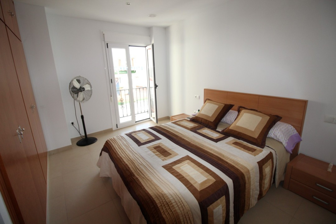 Se vende Pareada de 4 dormitorios en Costa Del Sol East, Málaga, España