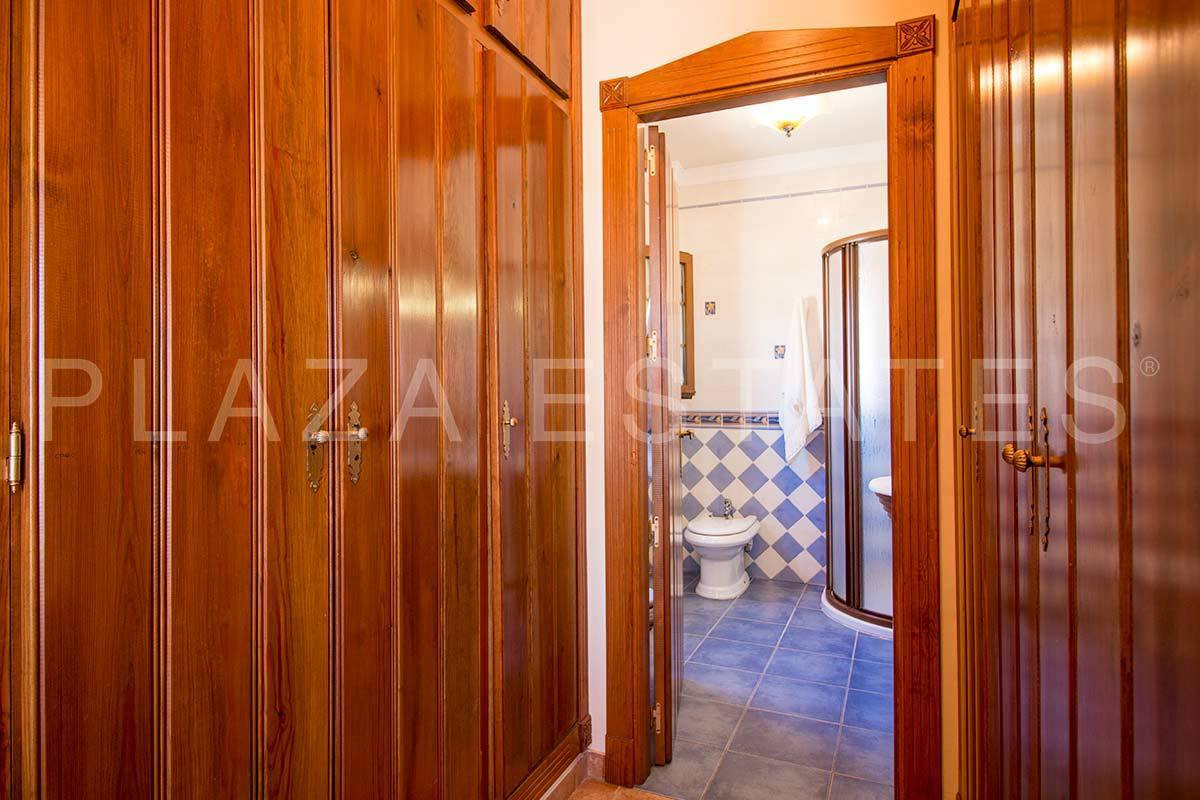 Se vende Villa - Chalet de 4 dormitorios en Costa Del Sol East, Málaga, España