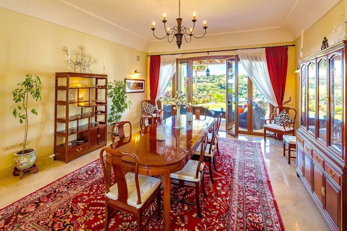 Se vende Villa - Chalet de 7 dormitorios en Costa Del Sol, Cadiz, España