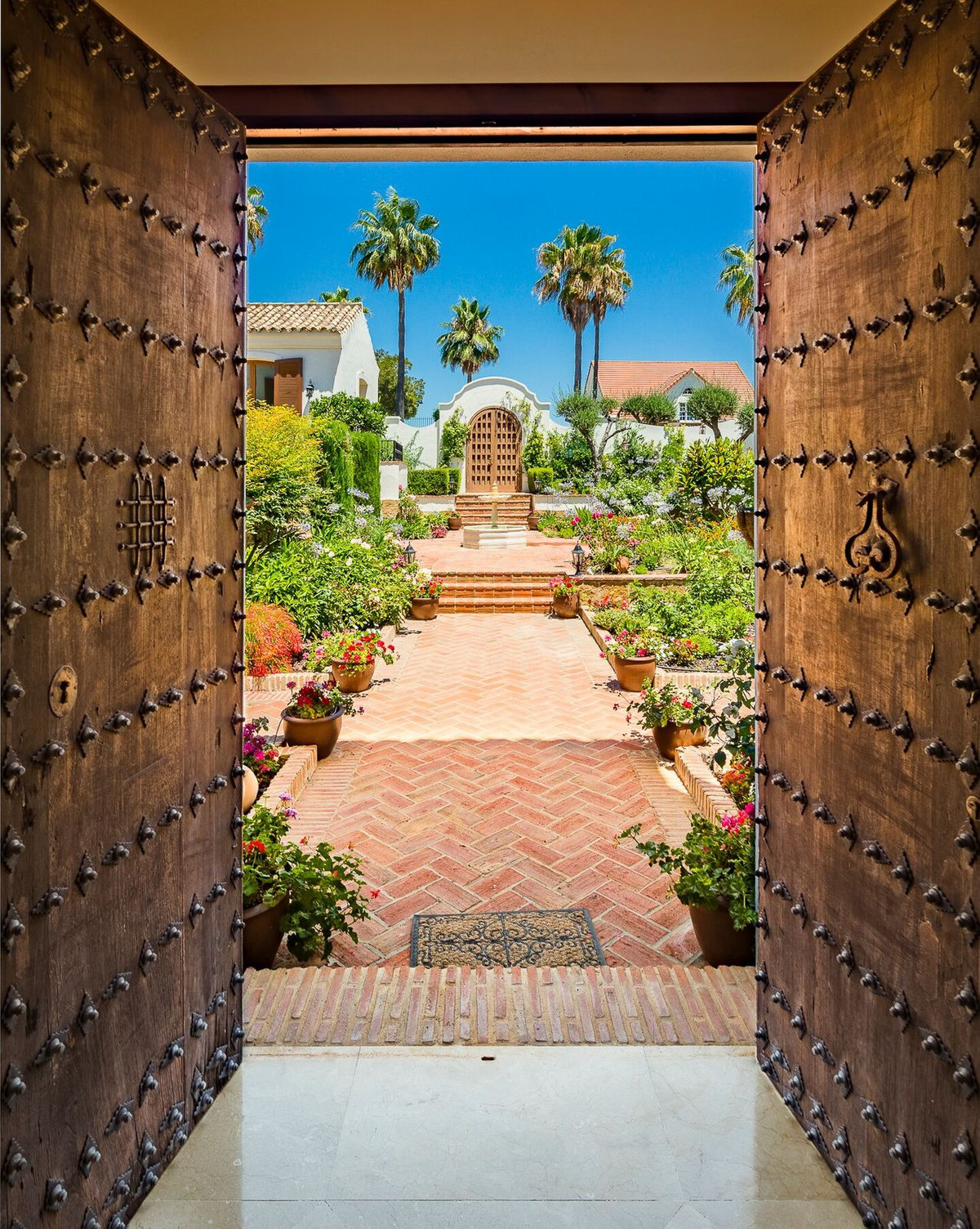 Se vende Villa - Chalet de 7 dormitorios en Costa Del Sol, Cadiz, España