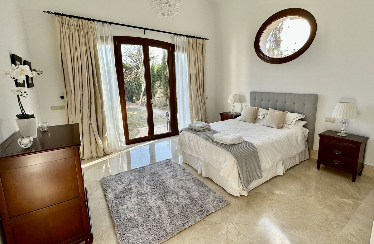 Se vende Villa - Chalet de 7 dormitorios en Costa Del Sol, Cadiz, España