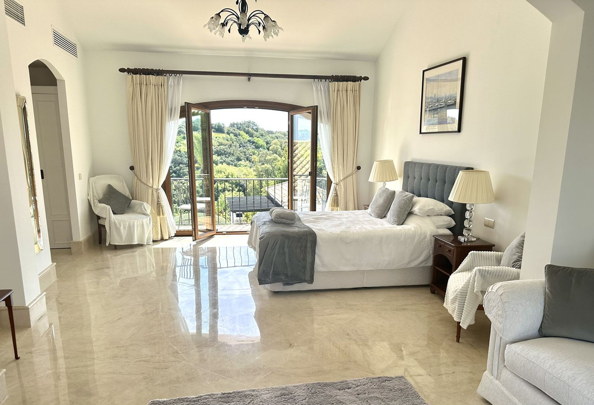 Se vende Villa - Chalet de 7 dormitorios en Costa Del Sol, Cadiz, España