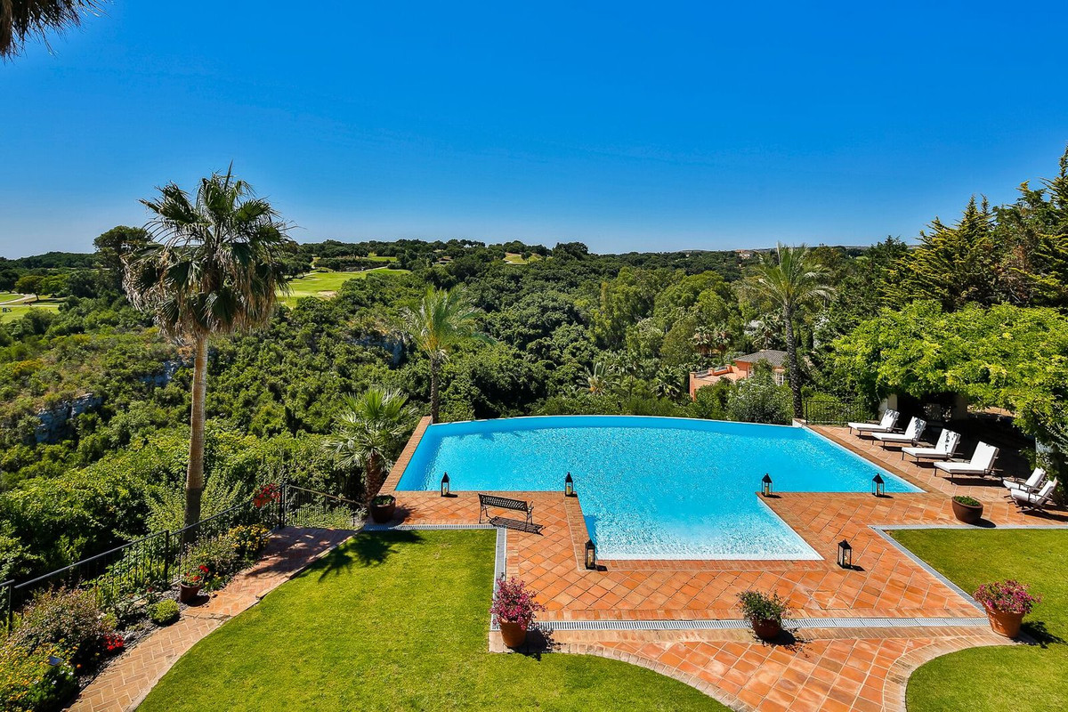 Se vende Villa - Chalet de 7 dormitorios en Costa Del Sol, Cadiz, España
