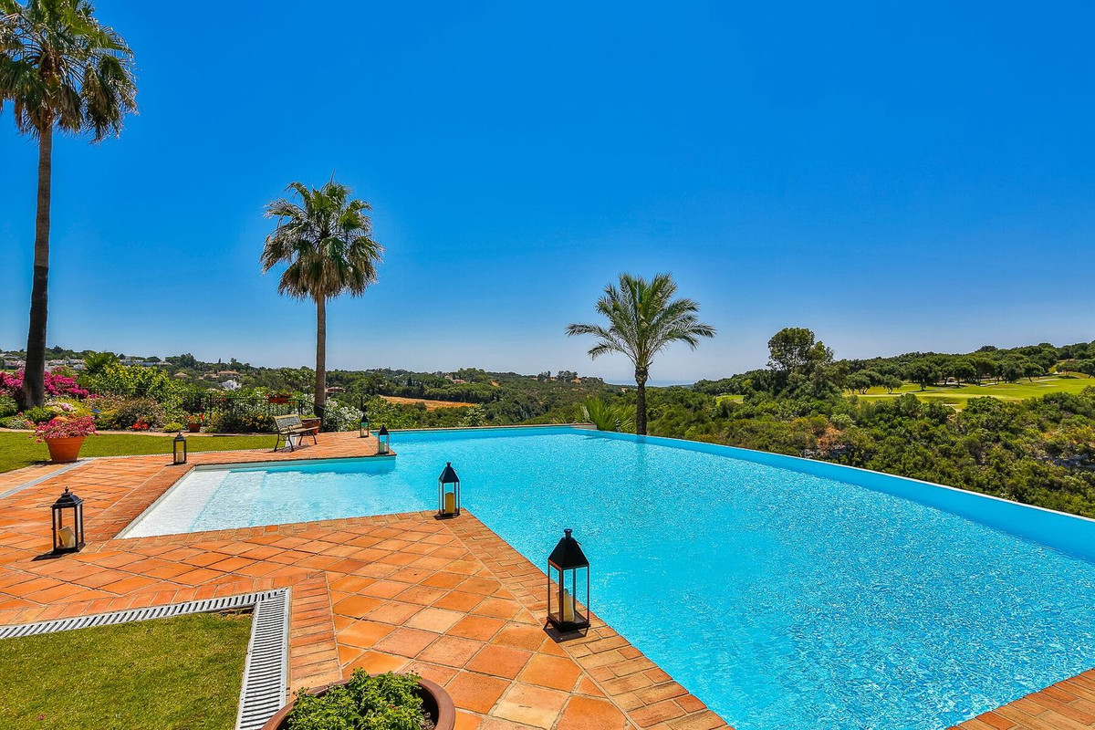 Se vende Villa - Chalet de 7 dormitorios en Costa Del Sol, Cadiz, España