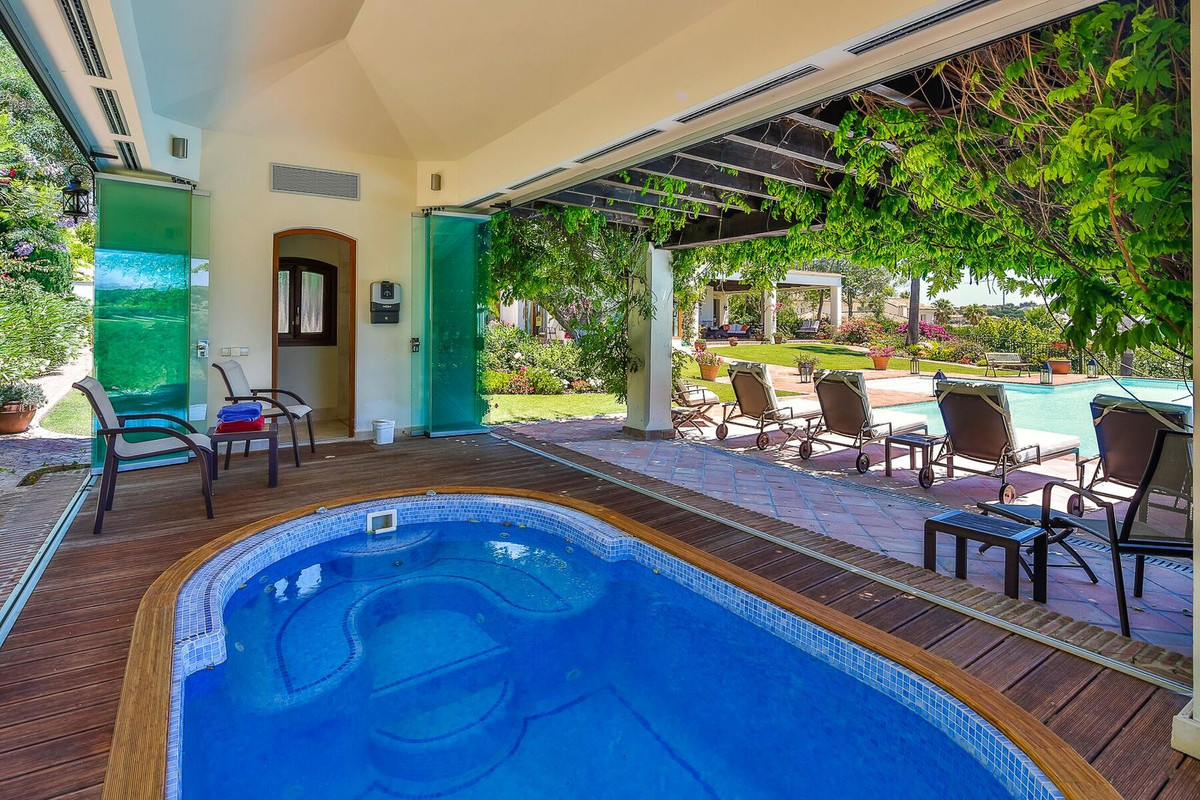 Se vende Villa - Chalet de 7 dormitorios en Costa Del Sol, Cadiz, España