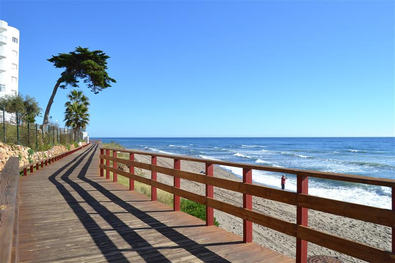 Commercial unit for sale in Calahonda Costa Del Sol, Málaga, Spain