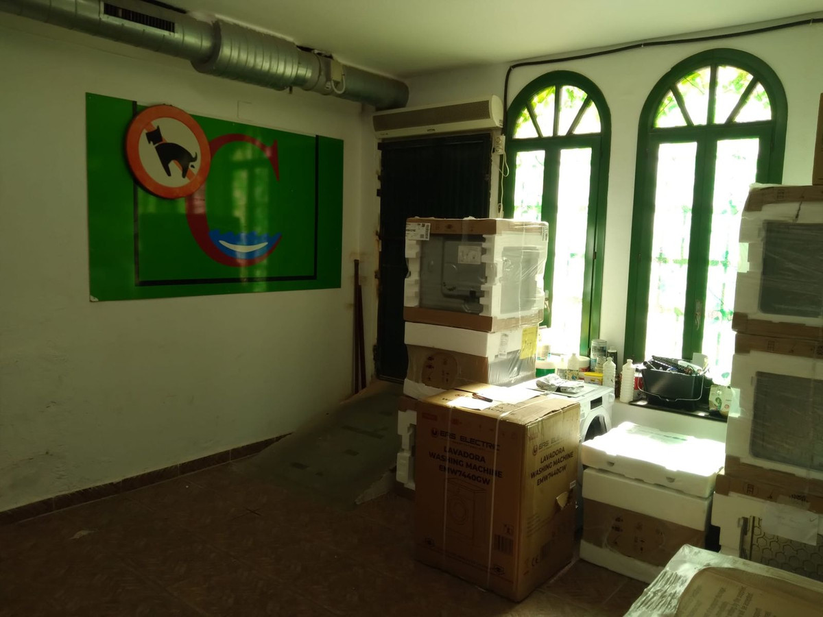 Commercial unit for sale in Calahonda Costa Del Sol, Málaga, Spain
