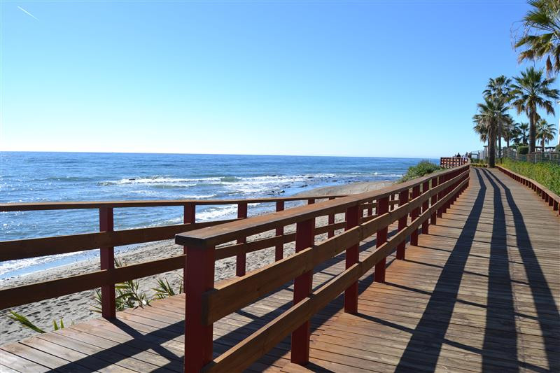 Commercial unit for sale in Calahonda Costa Del Sol, Málaga, Spain