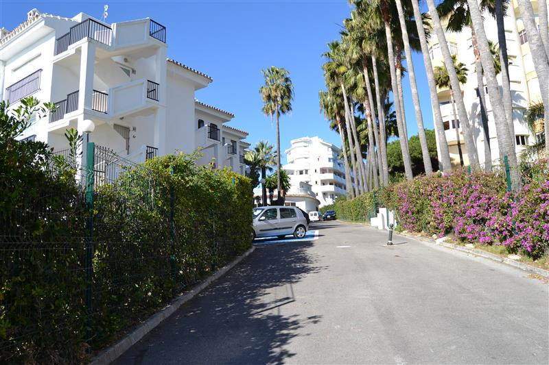 Commercial unit for sale in Calahonda Costa Del Sol, Málaga, Spain