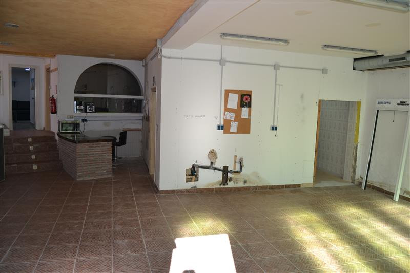 Commercial unit for sale in Calahonda Costa Del Sol, Málaga, Spain