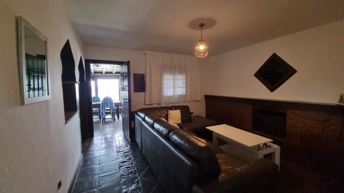 3 Bed Townhouse for sale in Casares Costa Del Sol, Málaga, Spain