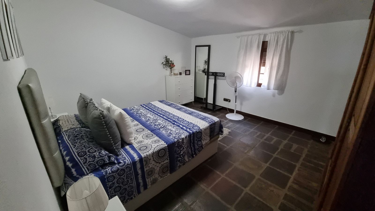 3 Bed Townhouse for sale in Casares Costa Del Sol, Málaga, Spain