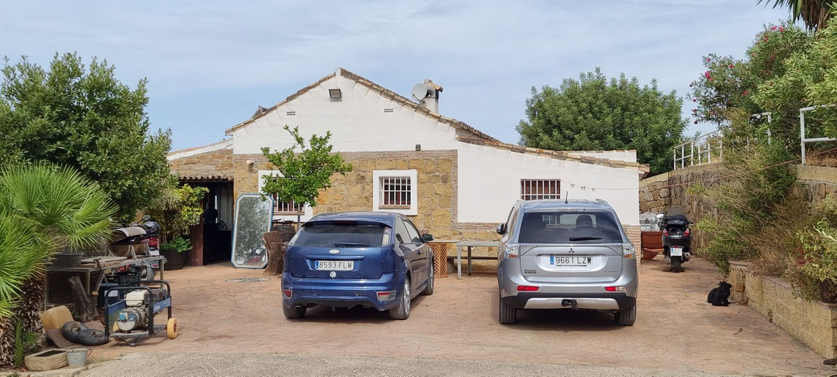 3 Bed Townhouse for sale in Casares Costa Del Sol, Málaga, Spain