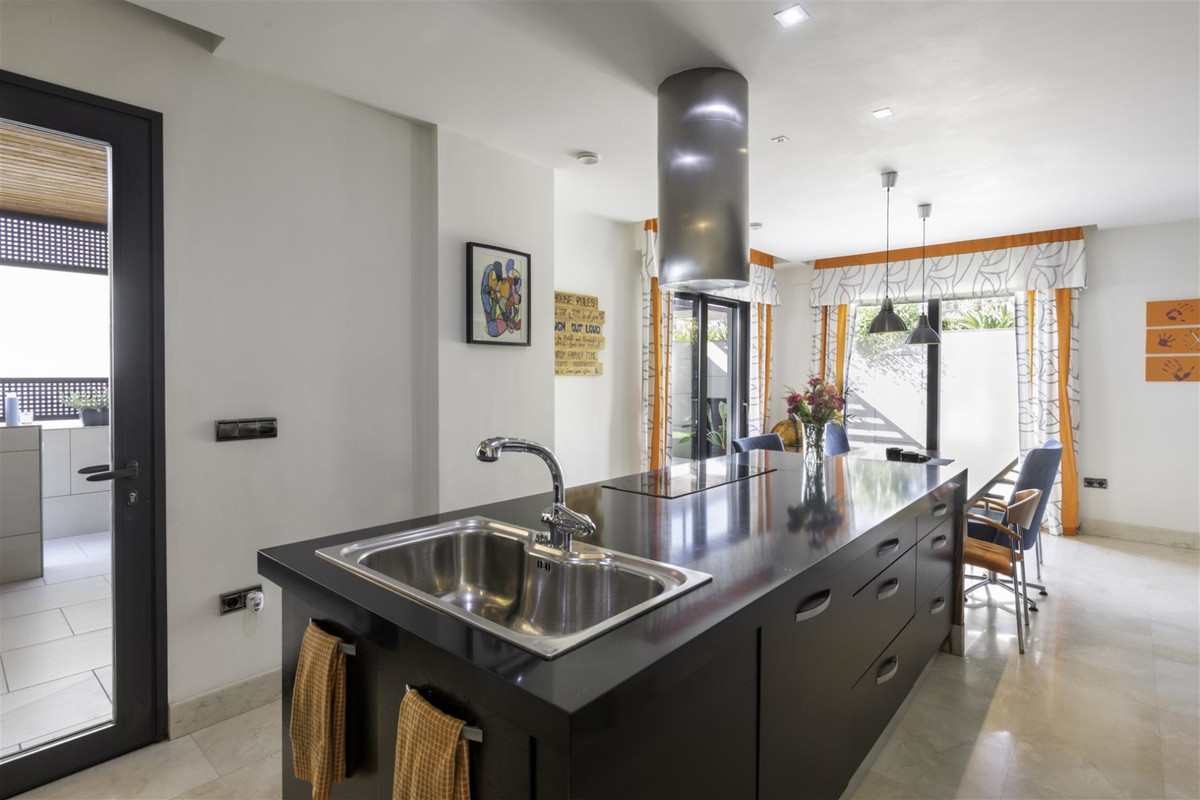 Se vende Villa - Chalet de 3 dormitorios en Costa Del Sol, Málaga, España