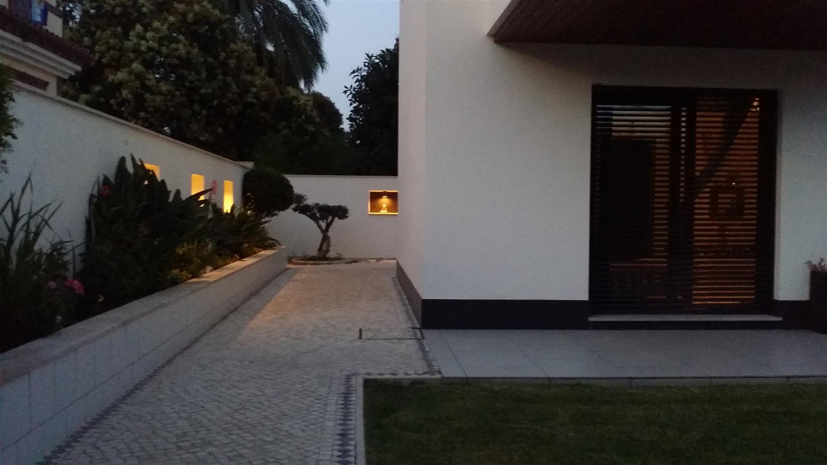 Se vende Villa - Chalet de 3 dormitorios en Costa Del Sol, Málaga, España