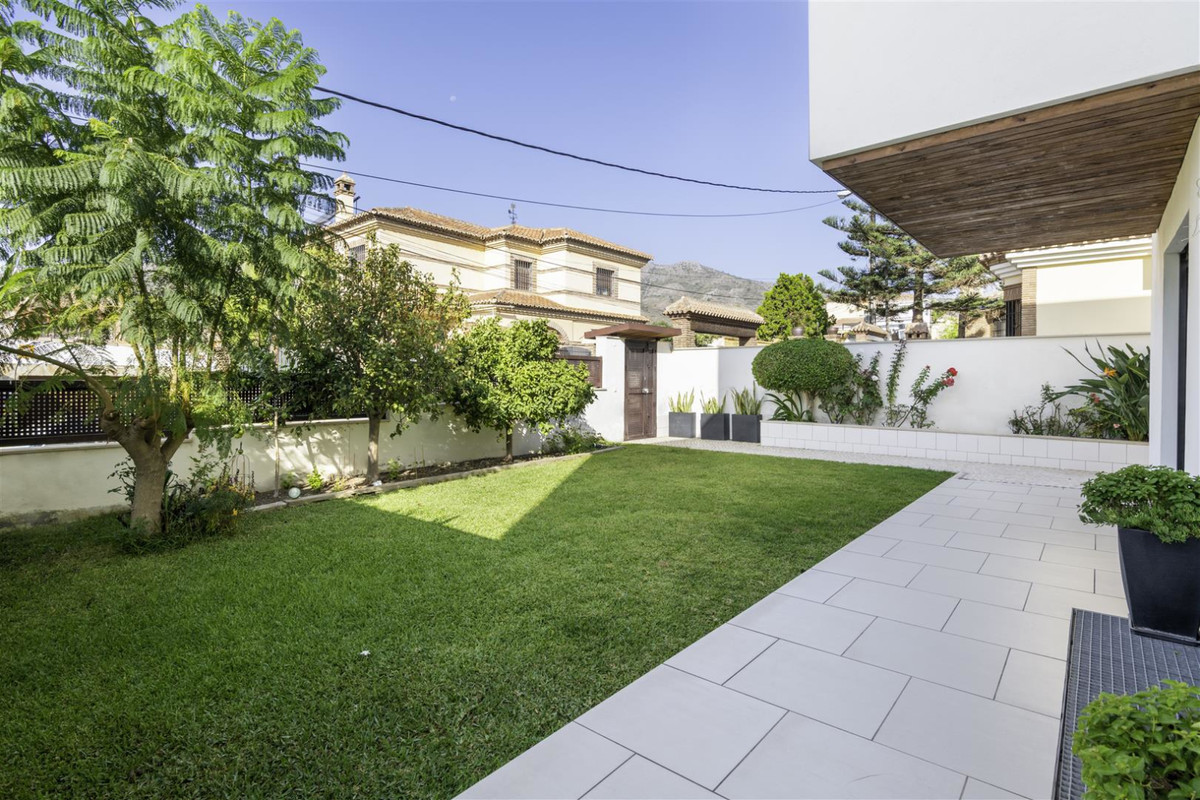 Se vende Villa - Chalet de 3 dormitorios en Costa Del Sol, Málaga, España
