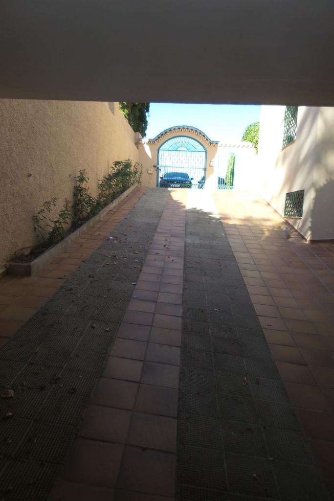 Se vende Villa - Chalet de 5 dormitorios en Costa Del Sol, Málaga, España