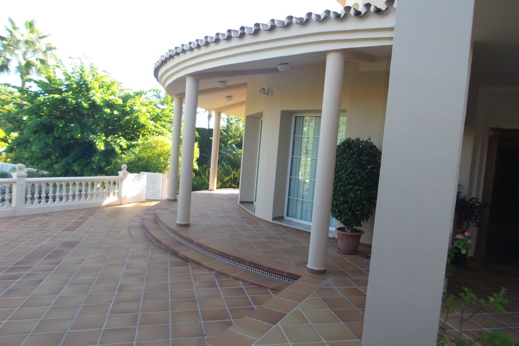 Se vende Villa - Chalet de 5 dormitorios en Costa Del Sol, Málaga, España