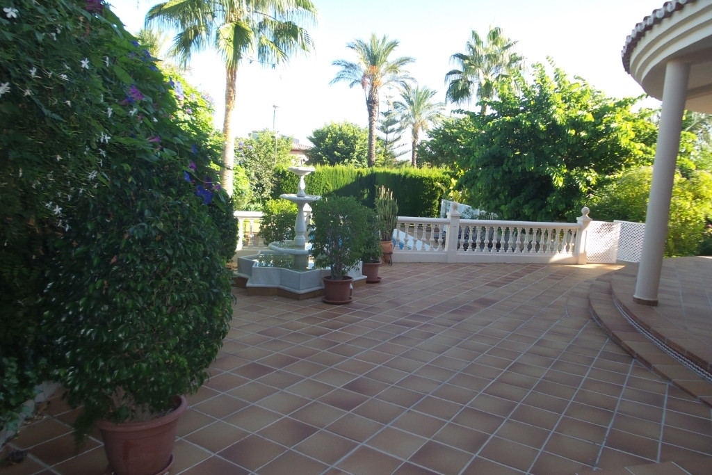 Se vende Villa - Chalet de 5 dormitorios en Costa Del Sol, Málaga, España
